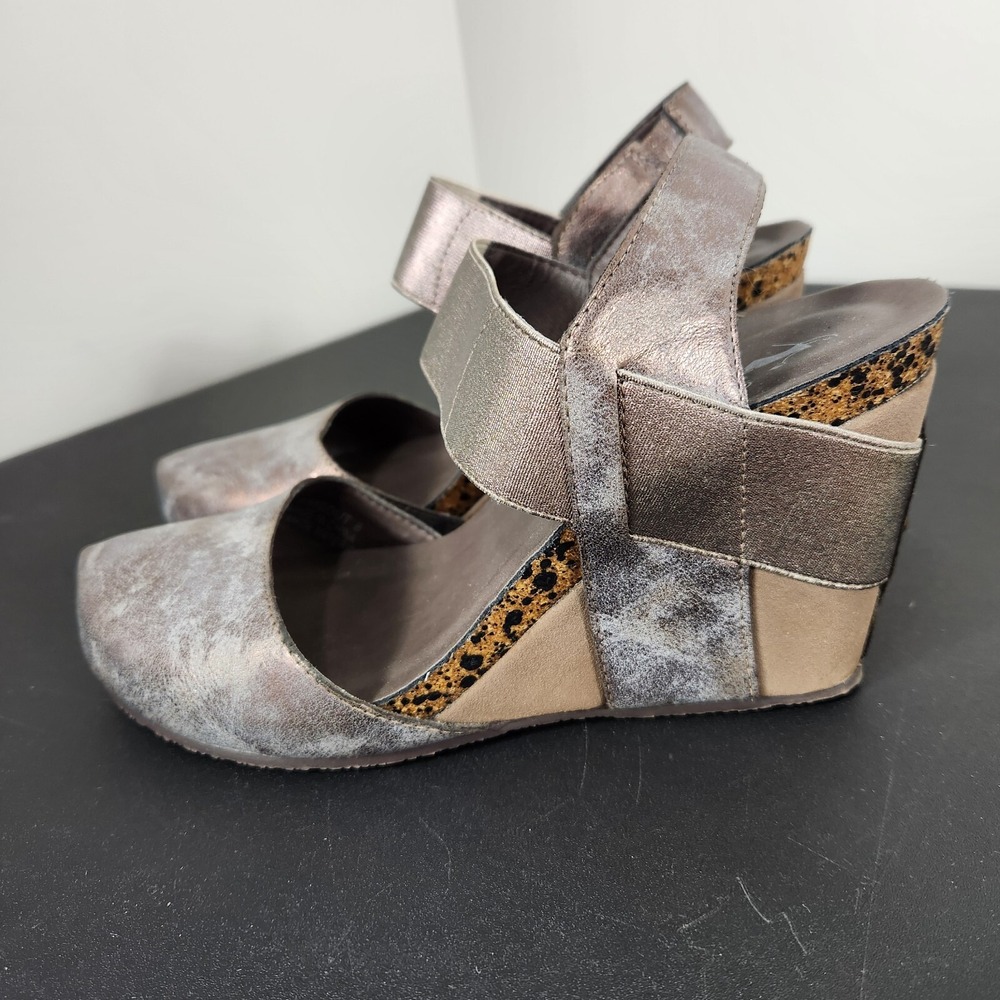 Corkys Timeout Metallic wedge shoes Womens Sz 8 - Picture 5 of 8